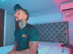 Cam4 Free Live Porn of Valentiinoss