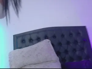 Cam4 Live Sex Cam of ScarletHiit