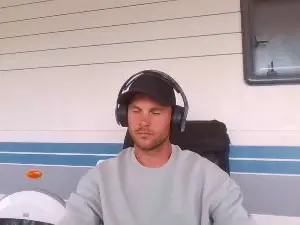 Cam4 Live Sex Cam of mitchell_boy