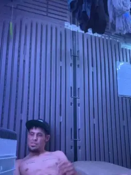 Cam4 Live Sex Cam of Ezdoesit420