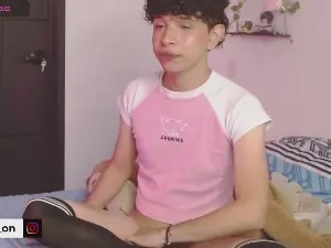 Cam4 Watch Live Sex Cams of cuddly_twink