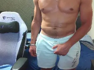 Cam4 Watch Live Sex Cams of yoloyo93