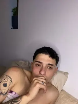 Cam4 Live Sex of Thomikaty98