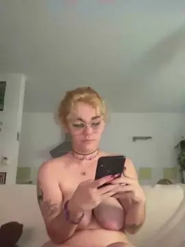 Cam4 Live Sex Cam of Emy_2002