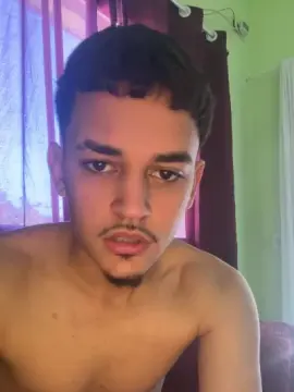 Cam4 Live Porn of Ravel55