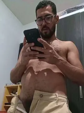 Cam4 Live Sex Cam of HShotsmilegyn