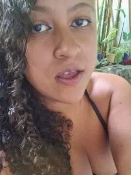 Cam4 Live Porn of PieldeChocolate