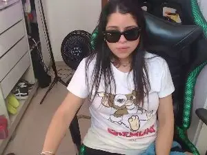 Cam4 Nude Webcam of Lauriiis
