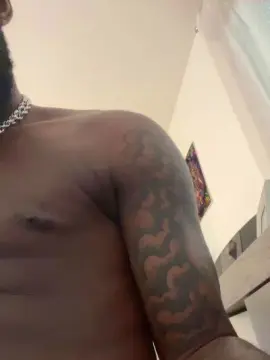 Cam4 Live Porn of Bigblackfrenck