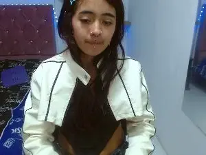 Cam4 Live Porn of sofiacumgirl