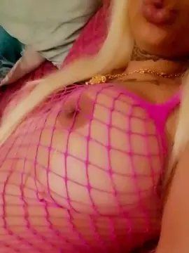 Cam4 Private Sex Chat of Mercedes