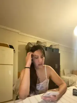Cam4 Free Live Porn of Queenyes