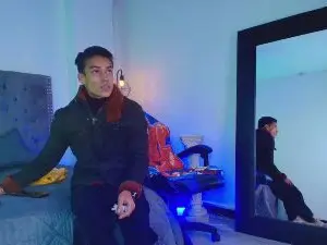 Cam4 Sex Cam of Tommy_West_