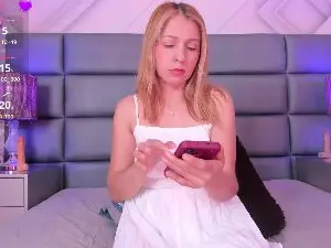 Cam4 Free Live Porn of AlexaFoxx_