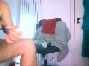 Cam4 Free Live Porn of HairyHorn1