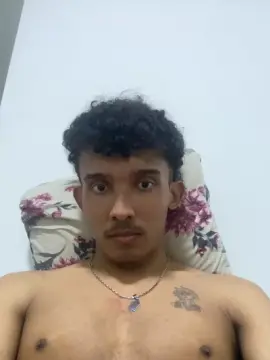 Cam4 Live Sex Cam of MavyFelipe