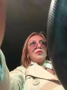 Cam4 Free Porn Cam of charlotte_milf3