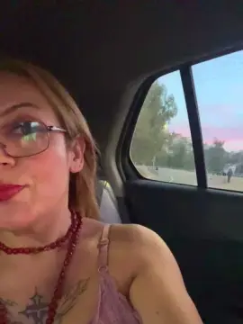 Cam4 Watch Live Sex Cams of charlotte_milf3