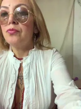 Cam4 Sex Chat of charlotte_milf3
