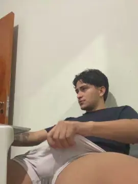 Cam4 Live Sex of Tavinh067