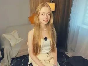 Cam4 Live Sex of NikitaLorincz