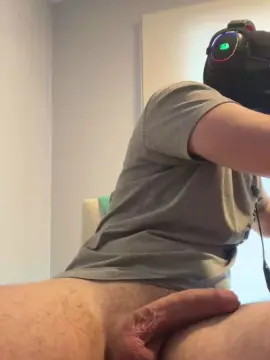 Cam4 Live Porn of BigCockMasked