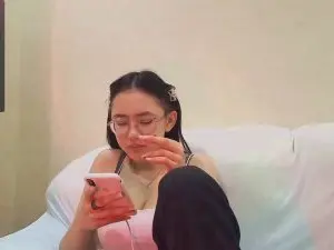 Cam4 Free Live Porn of JuliaMaugeri