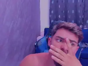 Cam4 Live Sex of greekgod19