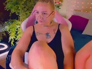 Cam4 Private Sex Chat of Debbi_Taylor