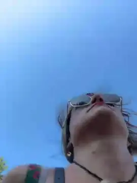 Cam4 Live Sex Cam of lesnympho_sexy