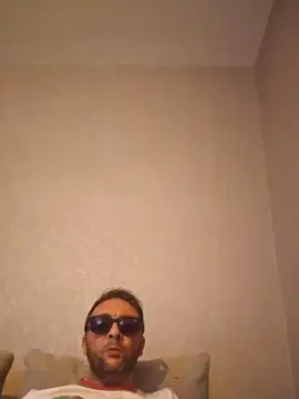 Cam4 Live Porn of quatari1