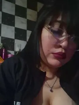 Cam4 Sex Cam of yamila36