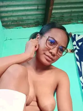 Cam4 Free Porn Cam of Avotra02