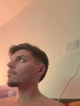 Cam4 Free Porn Cam of ThomasRM98
