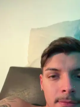 Cam4 Watch Live Sex Cams of ThomasRM98