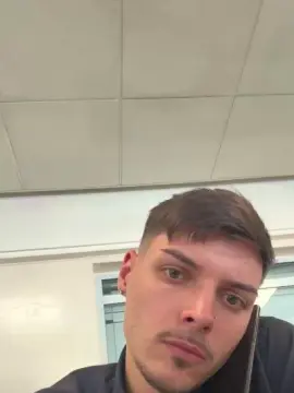 Cam4 Watch Live Sex Cams of ThomasRM98