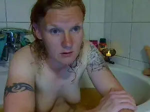 Cam4 Free Live Porn of RoteZora85