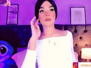 Cam4 Free Porn Cam of Amira_Ember