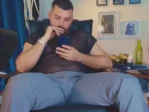 Cam4 Nude Webcam of HenryBenso