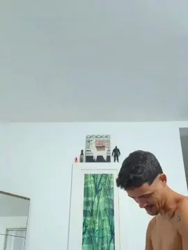 Cam4 Watch Live Sex Cams of Levi_Henrique