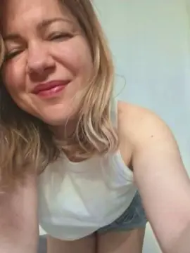 Cam4 Watch Live Sex Cams of Malika025