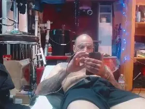 Cam4 Live Sex of CuriousDD69