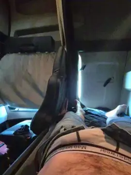 Cam4 Private Sex Chat of Escape74