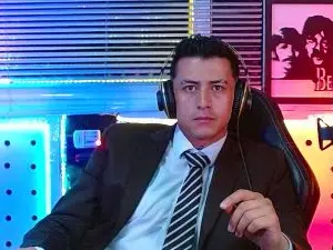 Cam4 Free Live Porn of DARKO07_