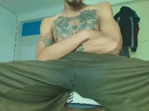 Cam4 Live Sex of bigcentauro233
