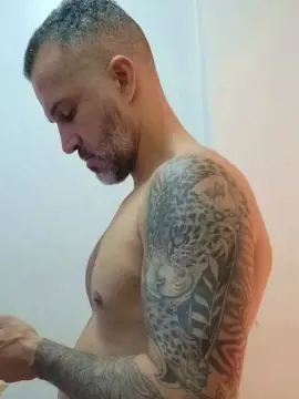 Cam4 Free Live Porn of xxMorenosexx