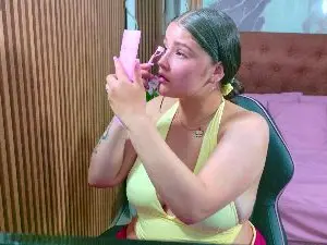 Cam4 Nude Webcam of Krystal_tay
