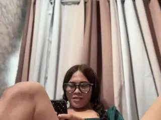 Camsoda Live Sex Cam of averagegirl
