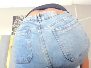 Camsoda Watch Live Sex Cams of brunette-nicol