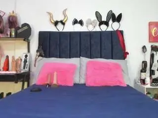 Camsoda Nude Webcam of emmily-giraldo